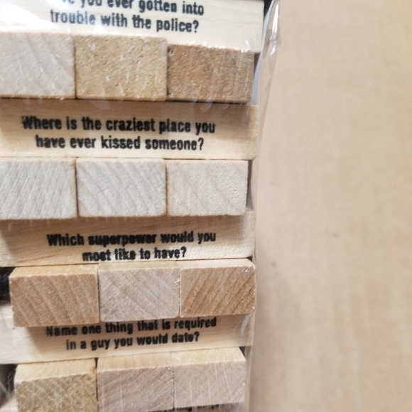 Set of 'Girls Nite Out' fun party games with a Cosmopolitan recipe magnet - Picture 5 of 6